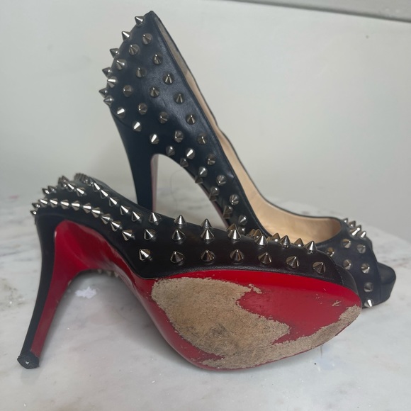 Christian Louboutin Black Very Prive
120 Nappa Studded Pumps size 38.5 - Picture 6 of 8